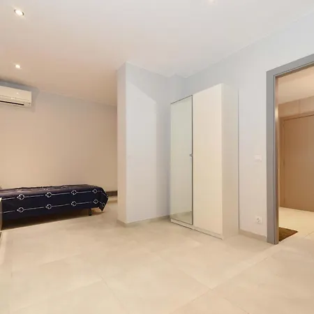 Ref-ali52 Apartman *